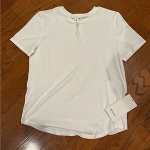 NWT women’s LuLu Lemon Perfect Plain White Tee.